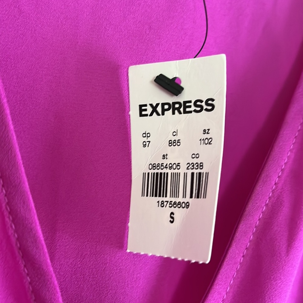 NWT Express fuchsia blouse - Picture 3 of 5